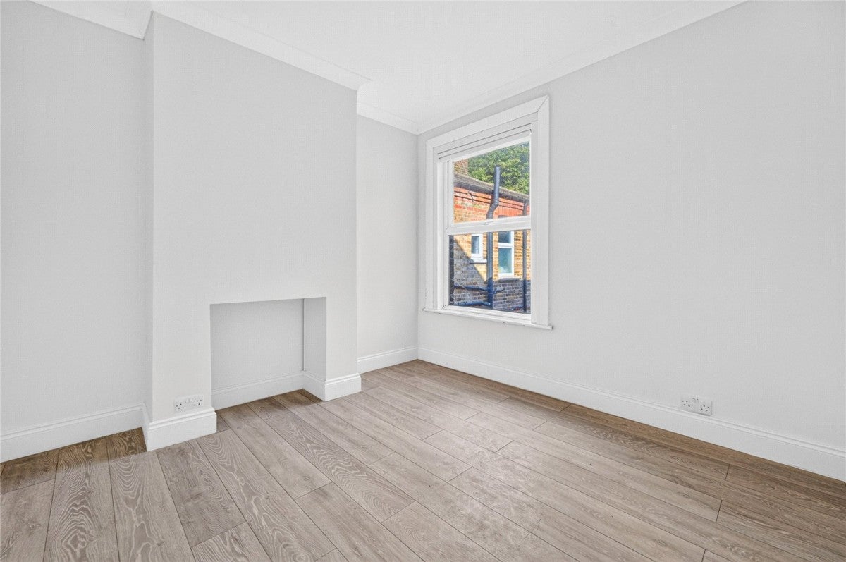 Flat Carr Road in Greater London