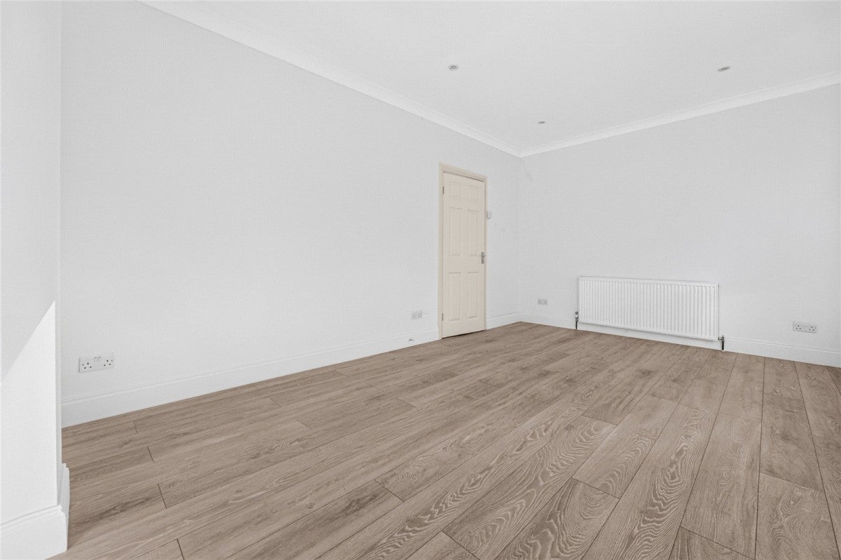 Flat Carr Road in Greater London