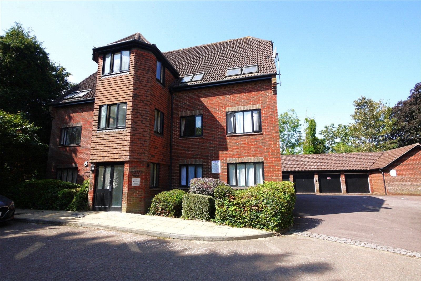 Flat Argyll Court in Brentwood