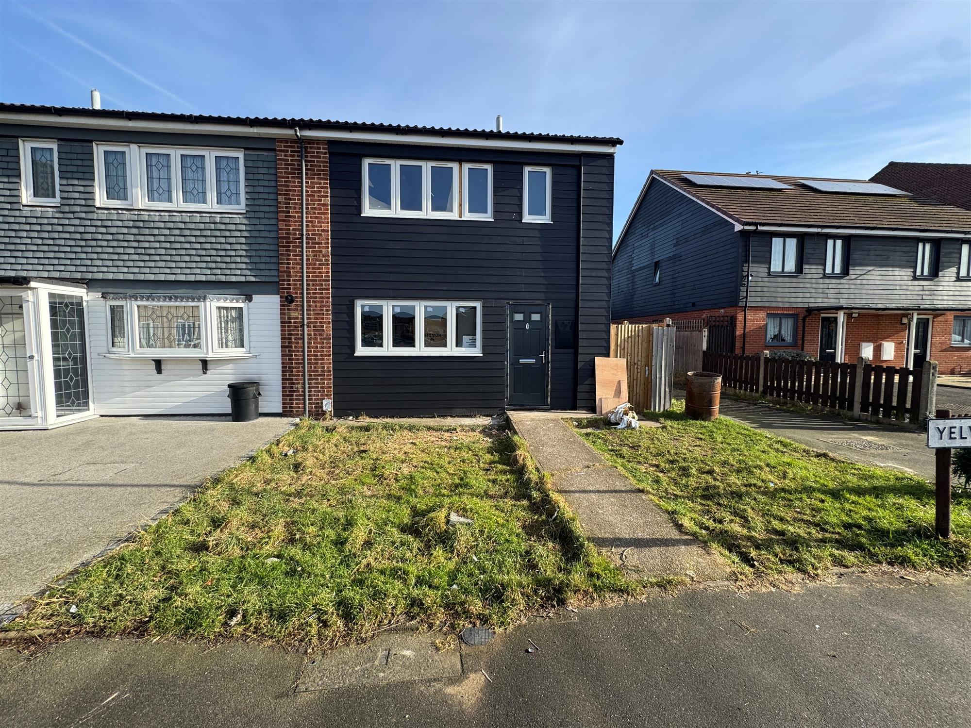 Flat Paignton Close in Greater London