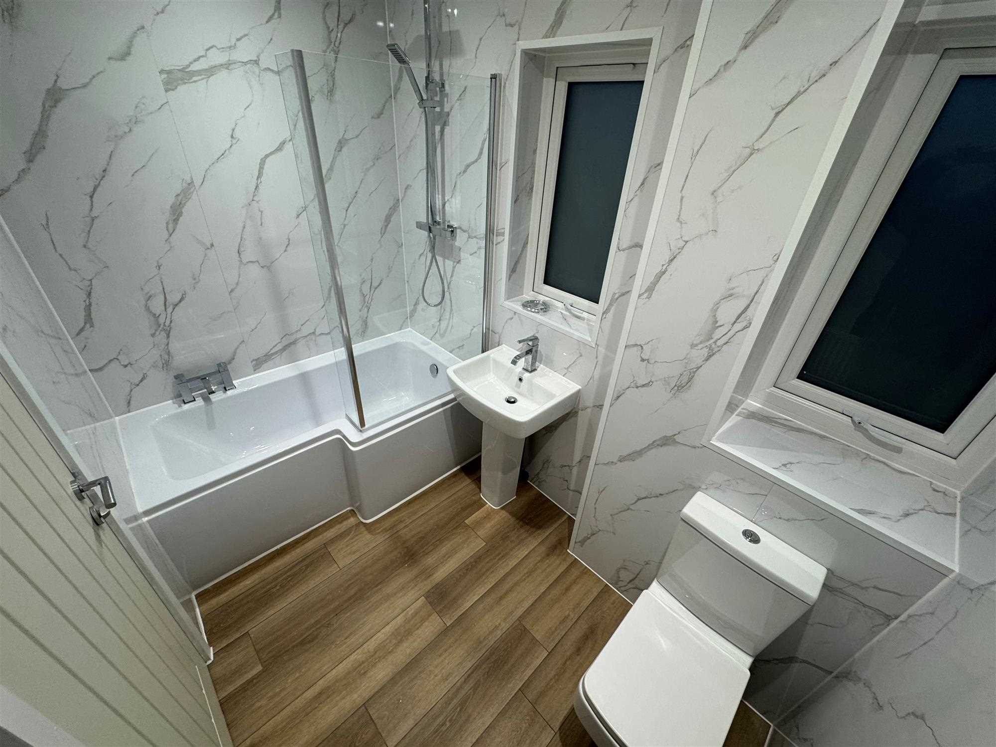 Flat Paignton Close in Greater London