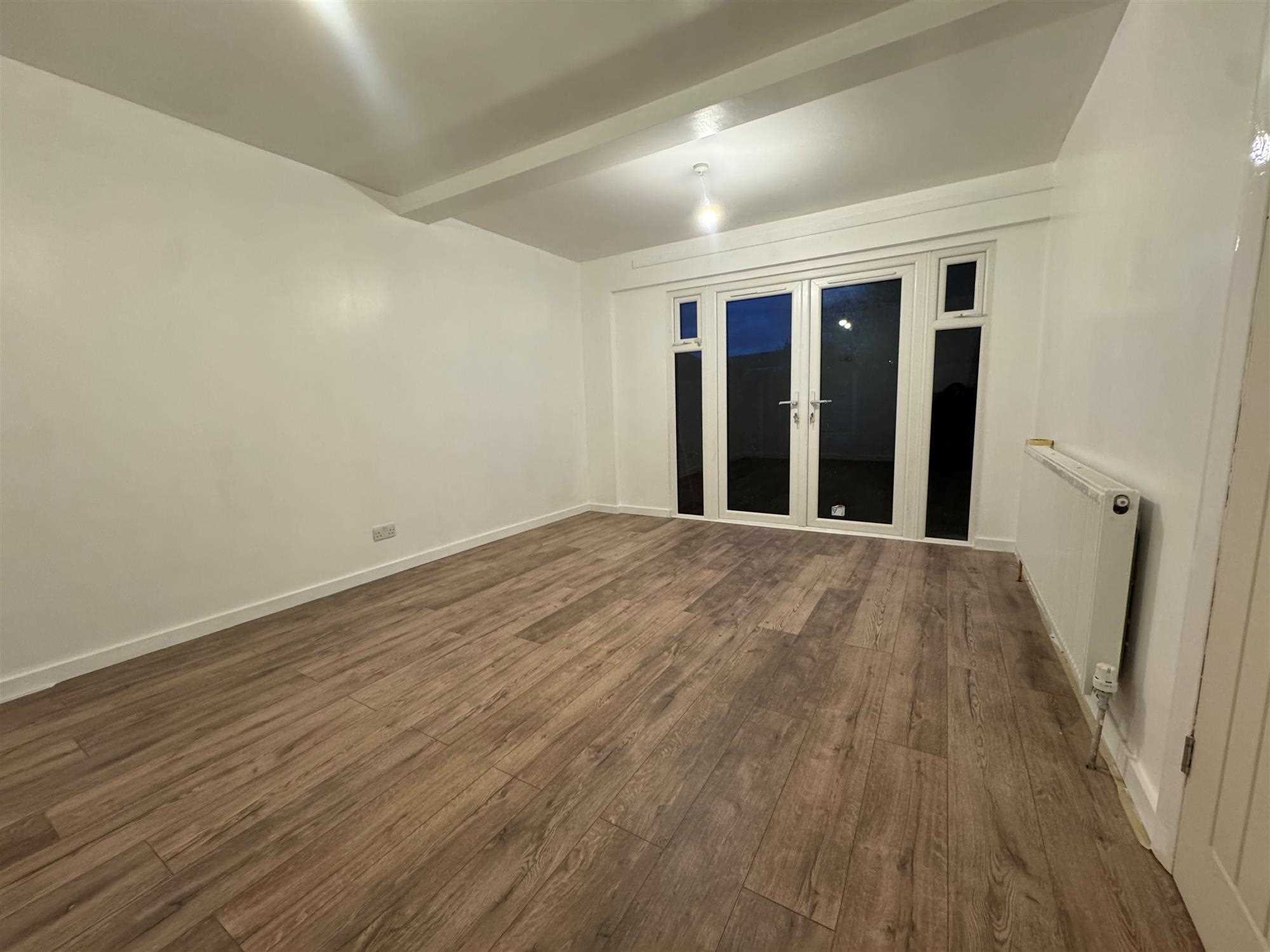 Flat Paignton Close in Greater London