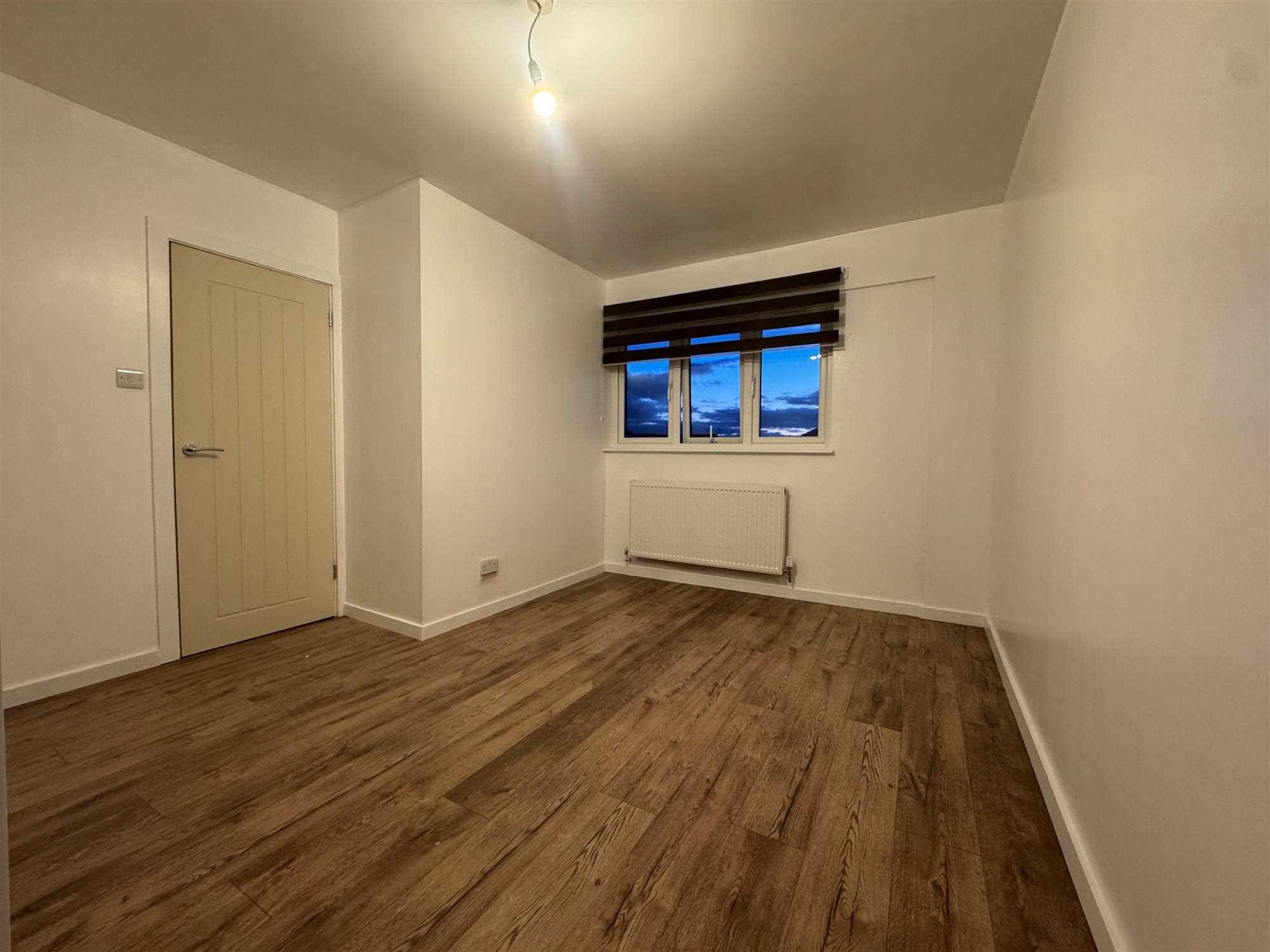 Flat Paignton Close in Greater London