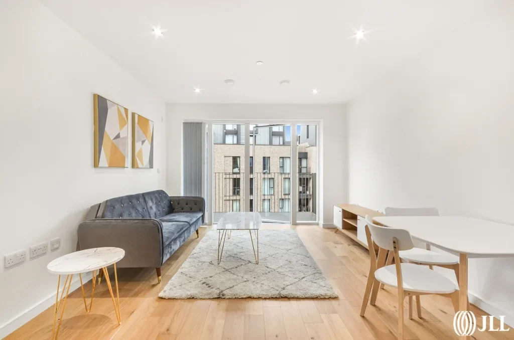 Flat Penny Brookes Street in Greater London