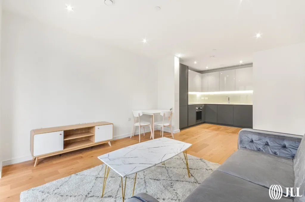 Flat Penny Brookes Street in Greater London