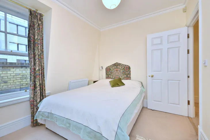 Flat Pall Mall in City of Westminster