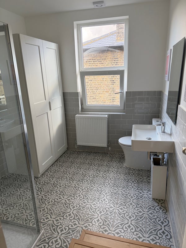 Room Dalling Road in Greater London