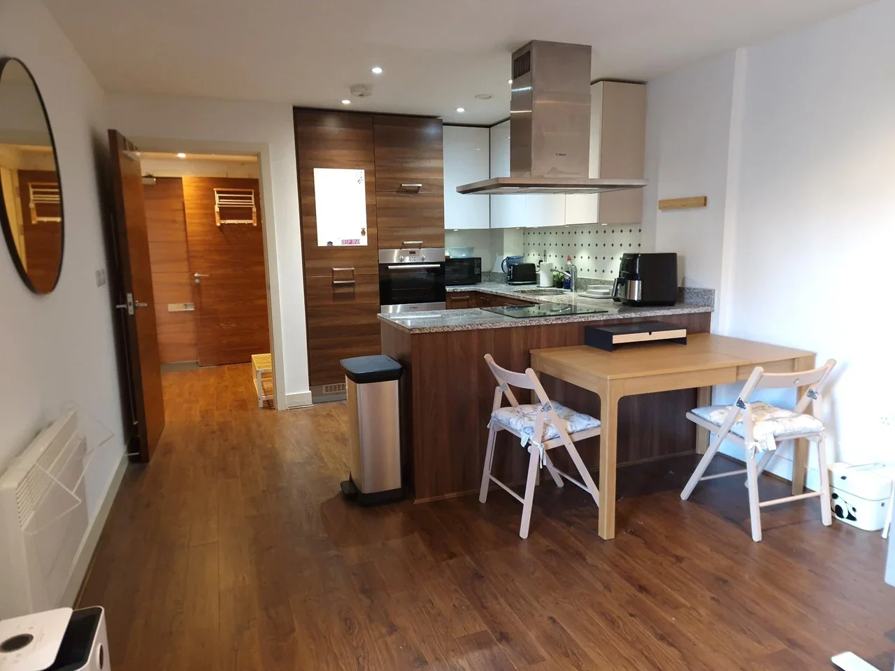 Flat Ashfield Road in Greater London