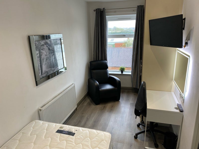 Flat Palfrey Place in Manchester