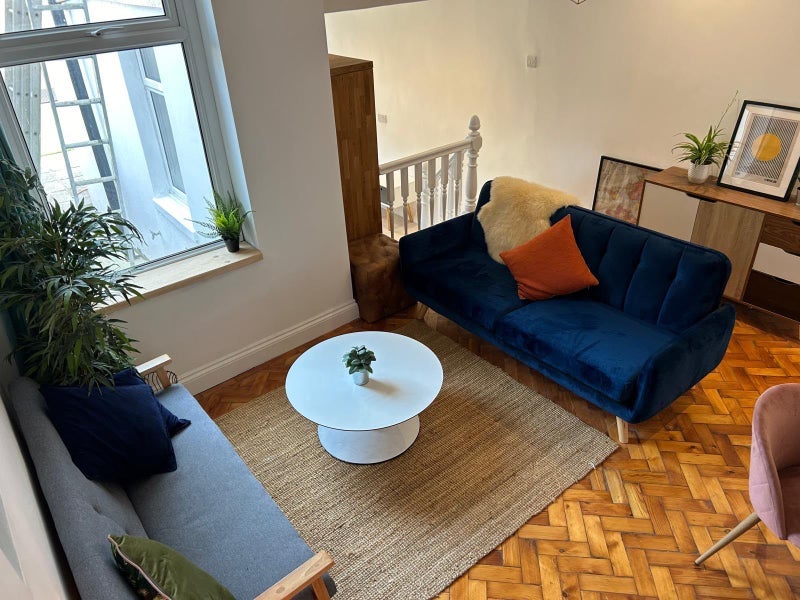 Room Stafford Road in Cardiff