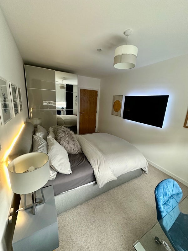 Flat Occupation Road in Greater London