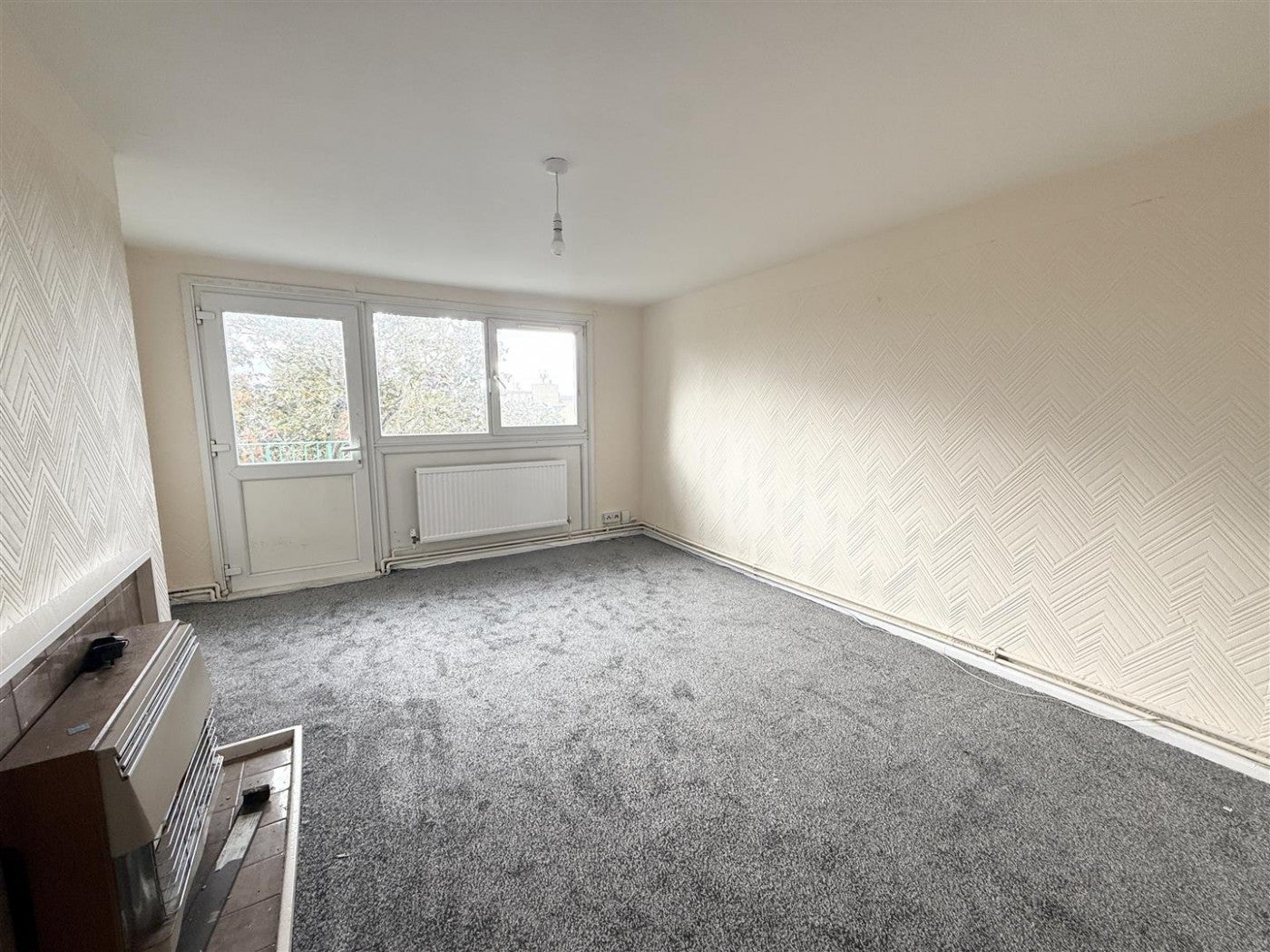 Flat Kemble Road in Greater London
