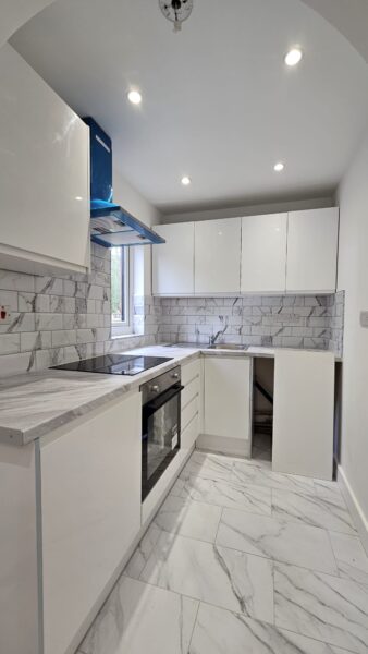 Flat Maltby Drive in Greater London