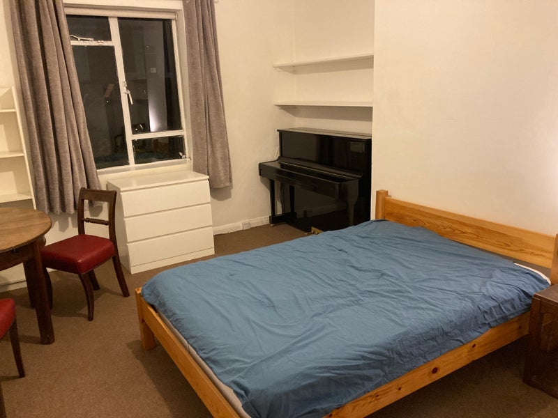 Room St. Augustine's Road in Greater London