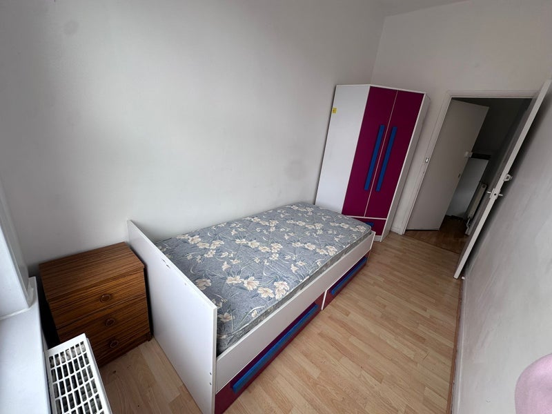 Room Spring Hill in Greater London