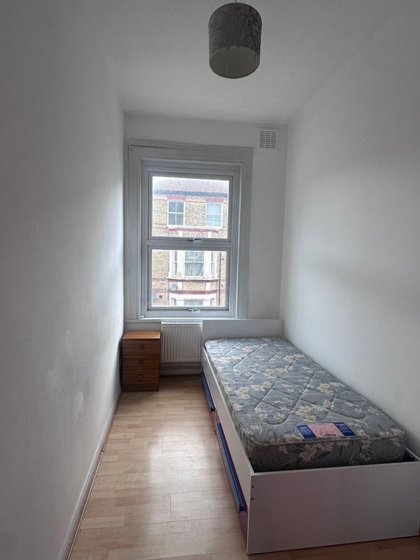Room Spring Hill in Greater London