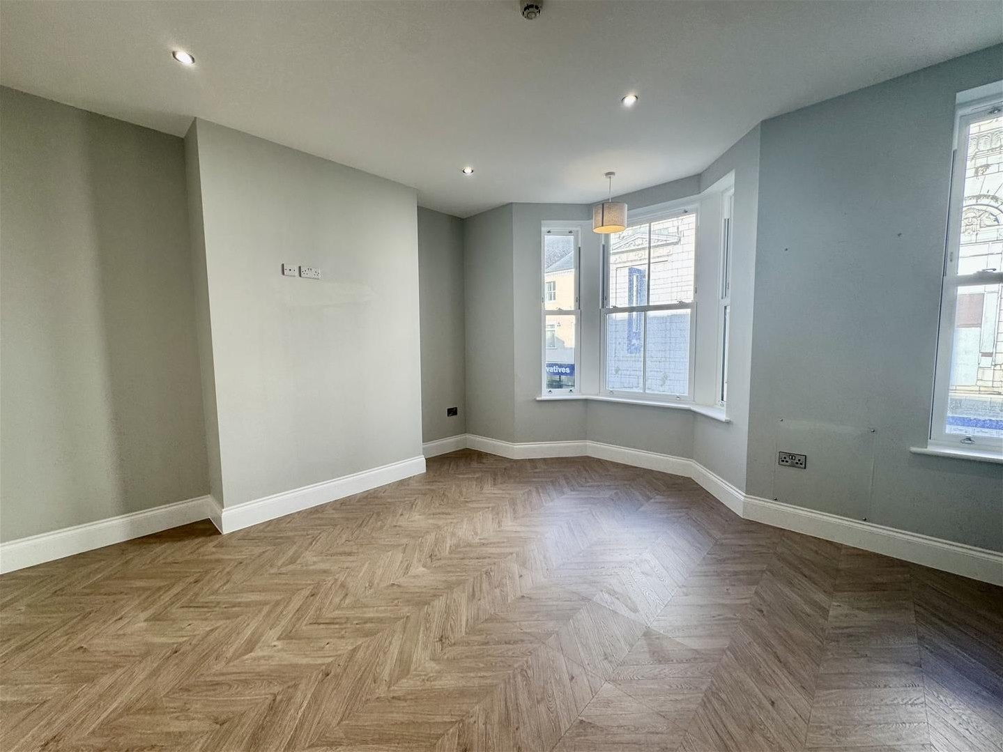 Flat Albemarle Crescent in Scarborough