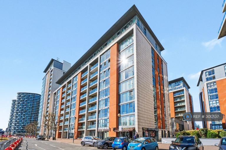 Flat Western Gateway in Greater London