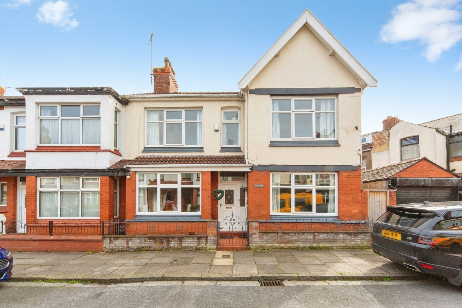 Flat Kingsdale Avenue in Birkenhead
