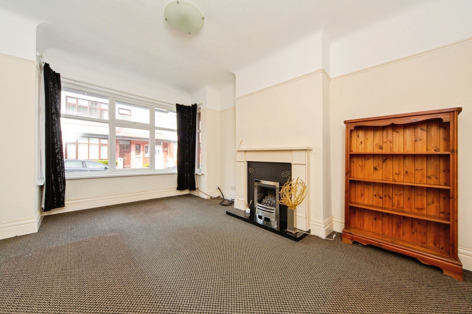 Flat Kingsdale Avenue in Birkenhead