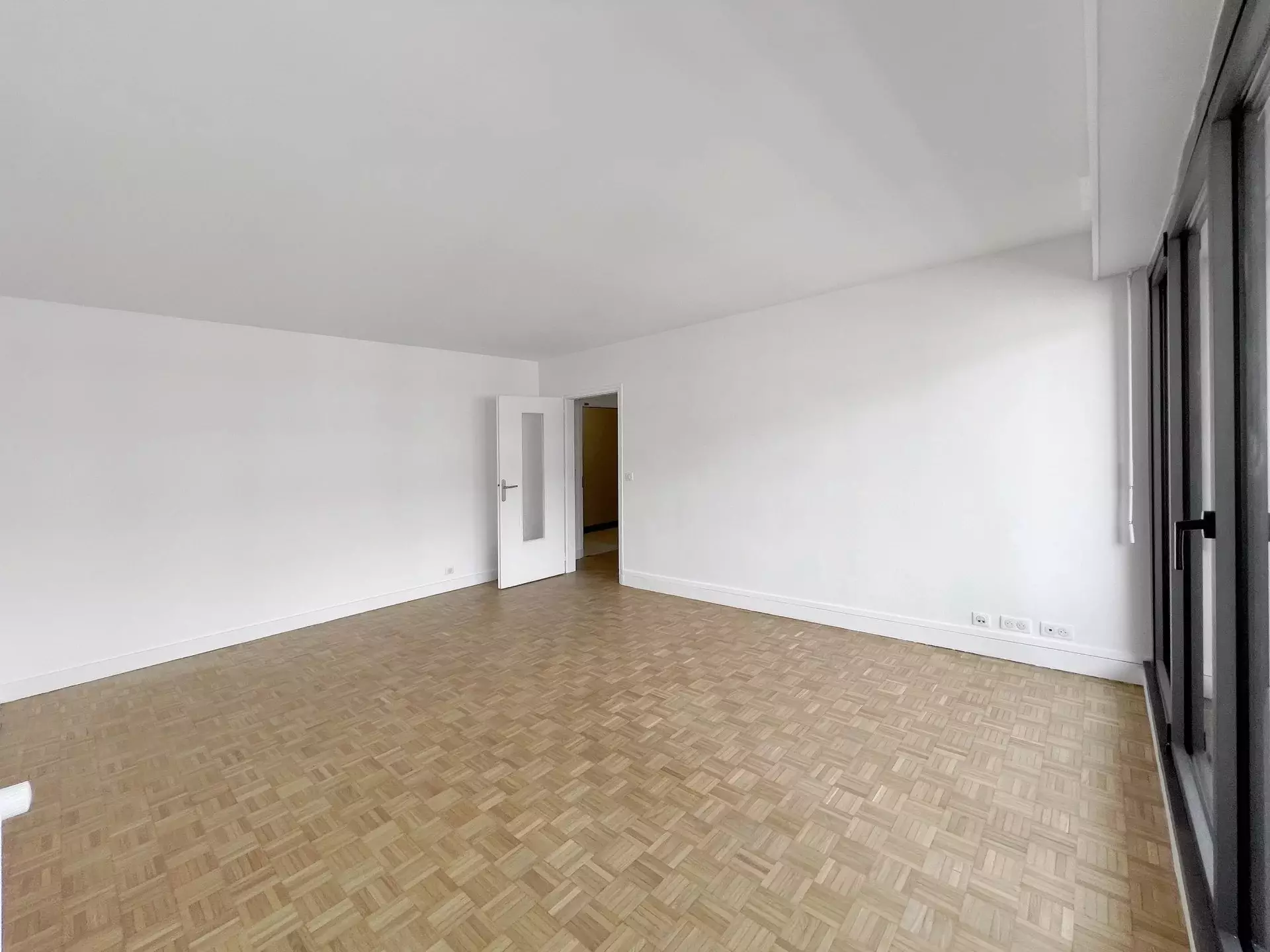 Flat Rue Frémicourt in Paris