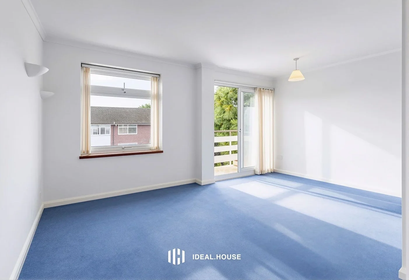 Flat Aran Drive in Greater London