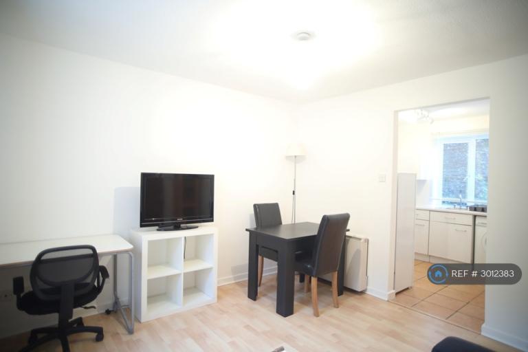 Flat Meanwood Road in Leeds