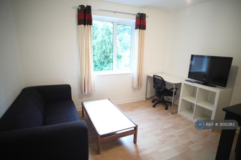 Flat Meanwood Road in Leeds