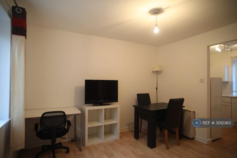 Flat Meanwood Road in Leeds