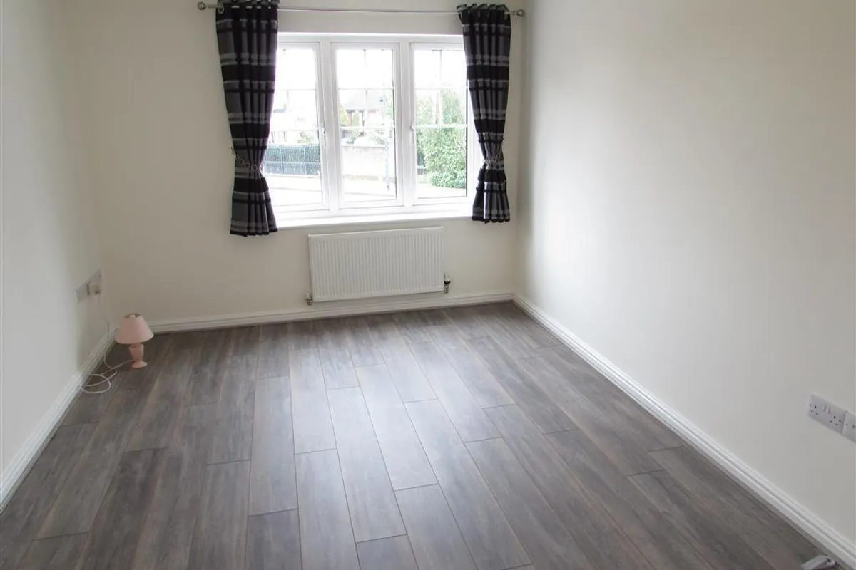 Flat Bargeman Road in Maidenhead