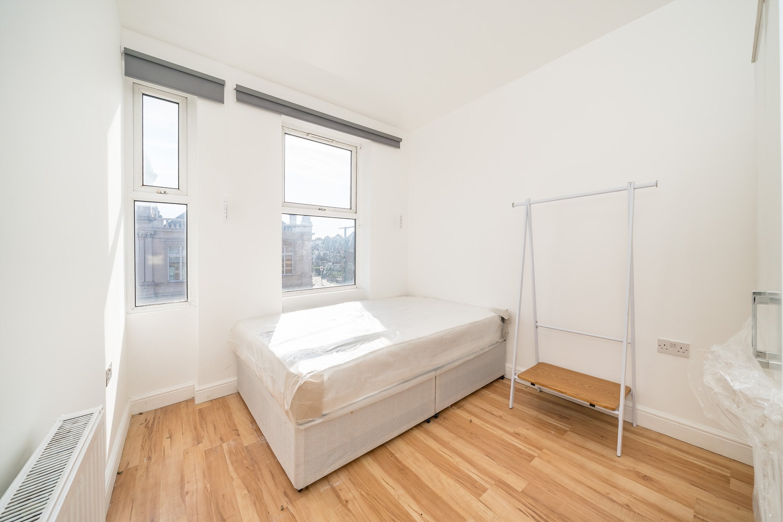 Flat Streatham High Road in Greater London