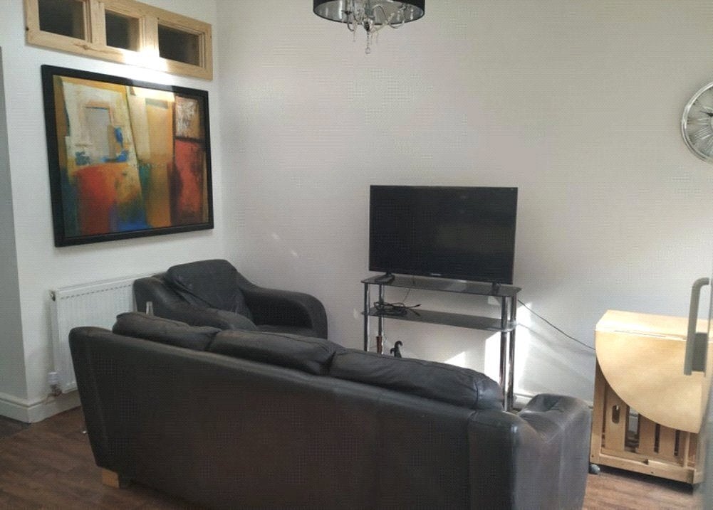 Room Falconhurst Road in Birmingham