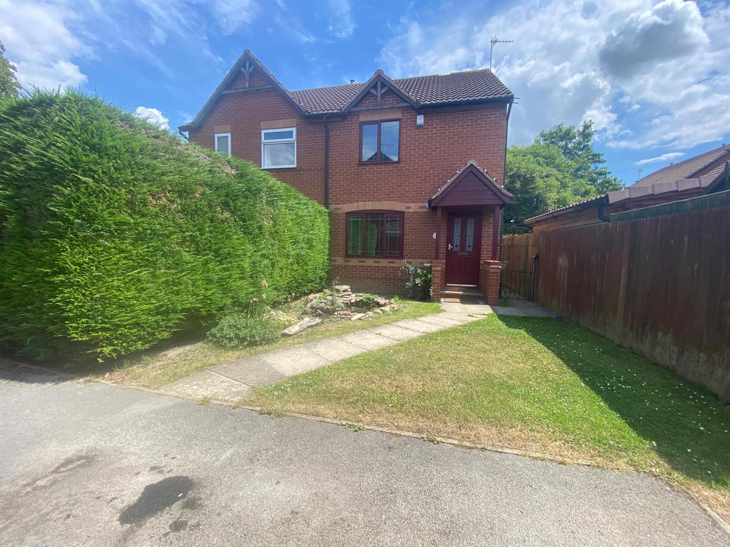 House Hollywell Close in Hull