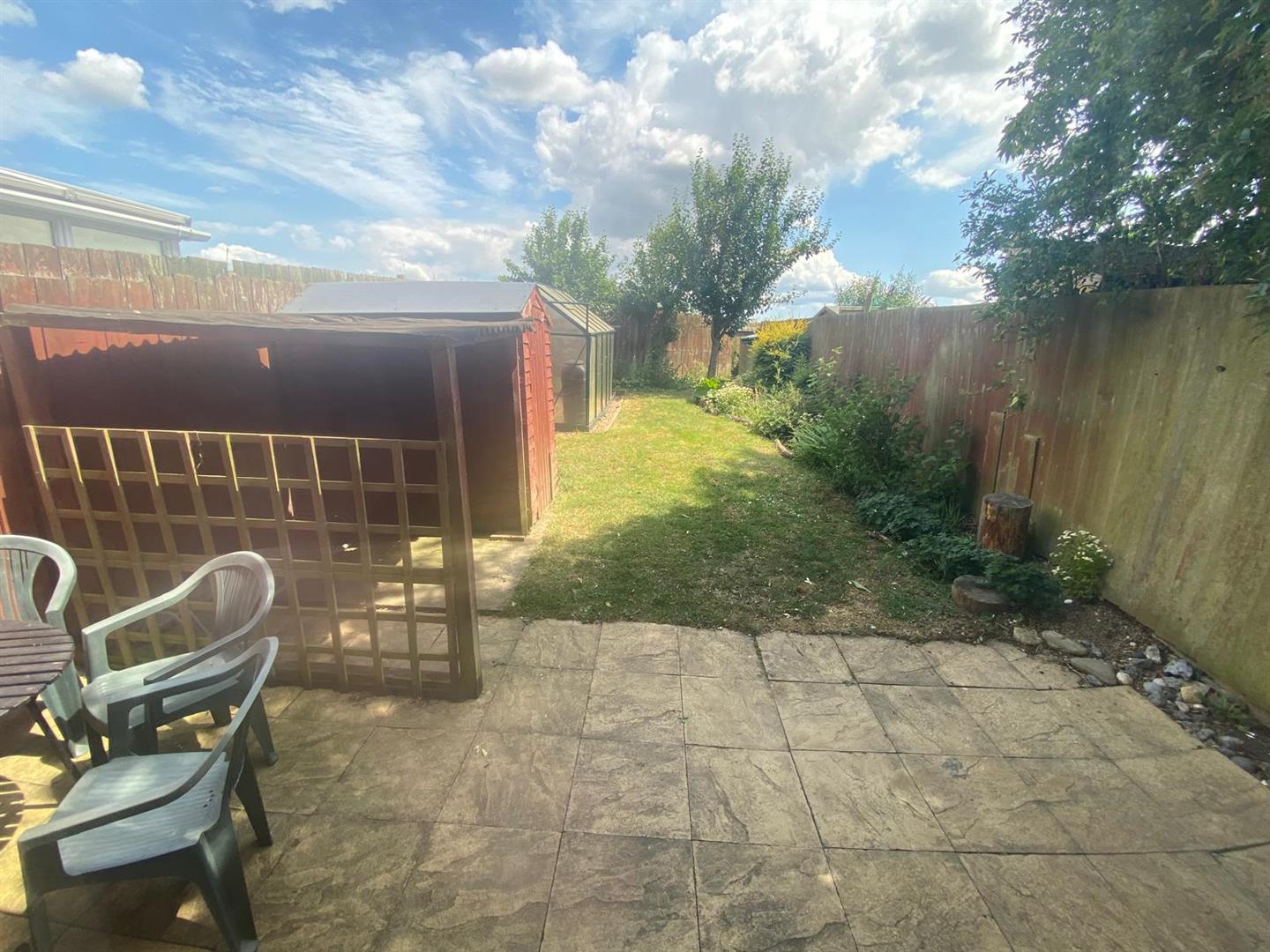House Hollywell Close in Hull