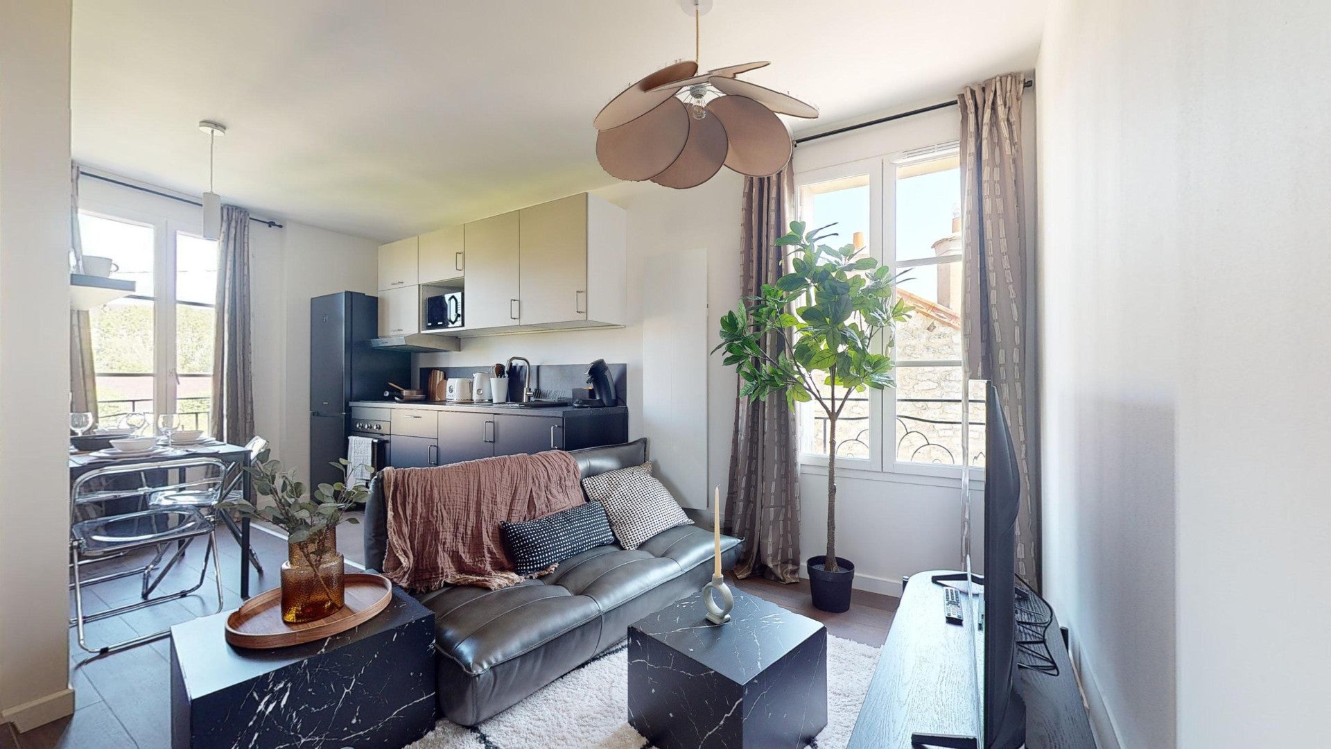 Flat Place Georges Clemenceau in Fontainebleau