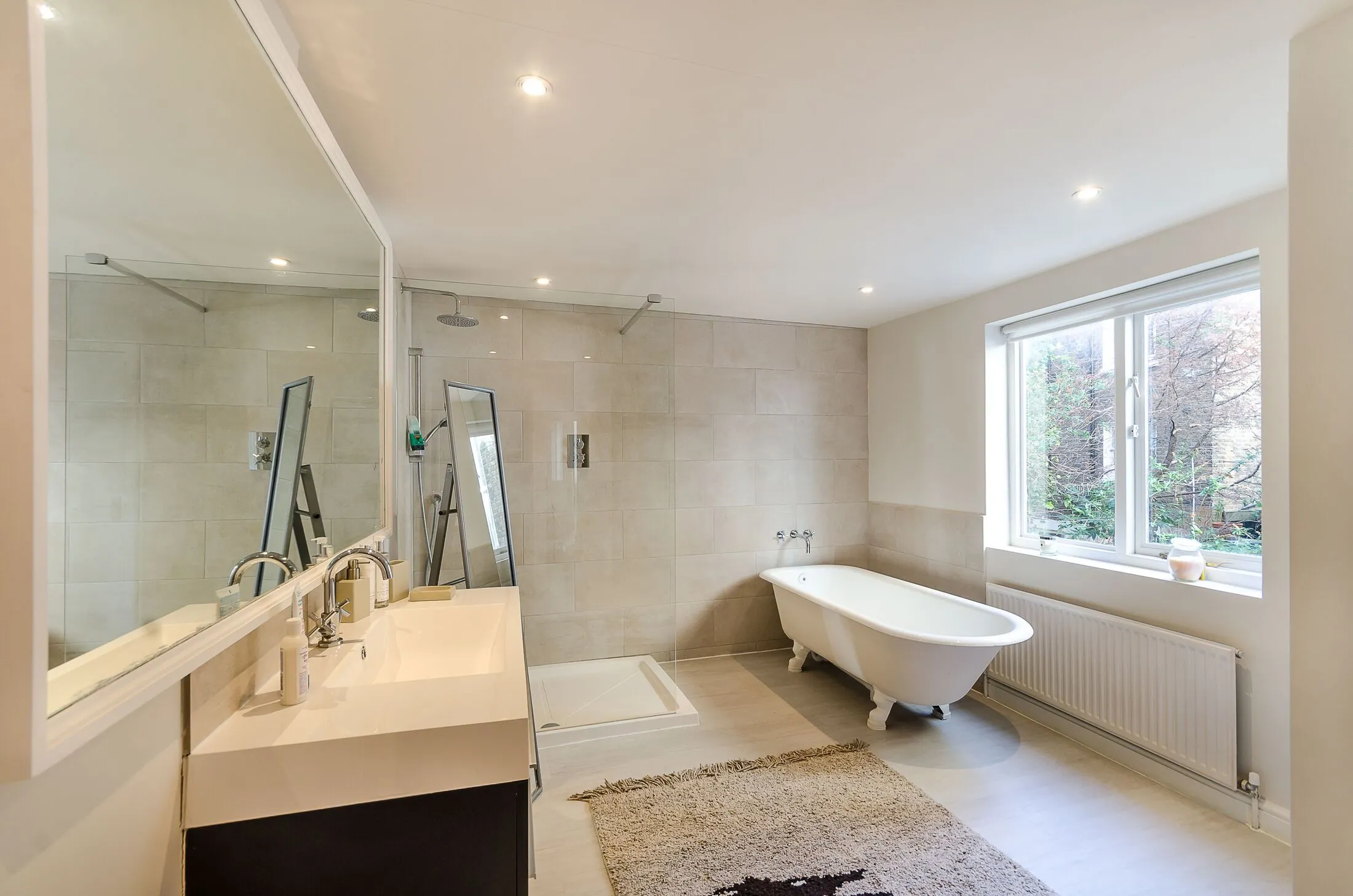 Flat Fairholme Road in Greater London