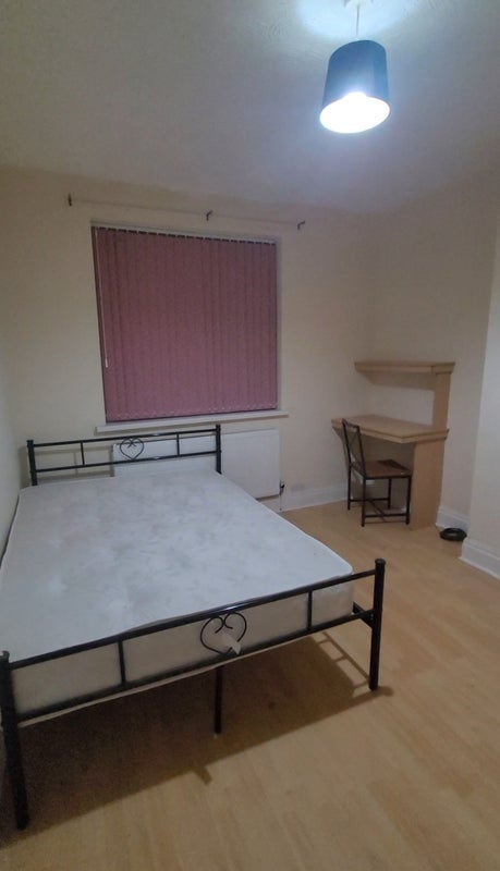 Room Trafford Street in Preston