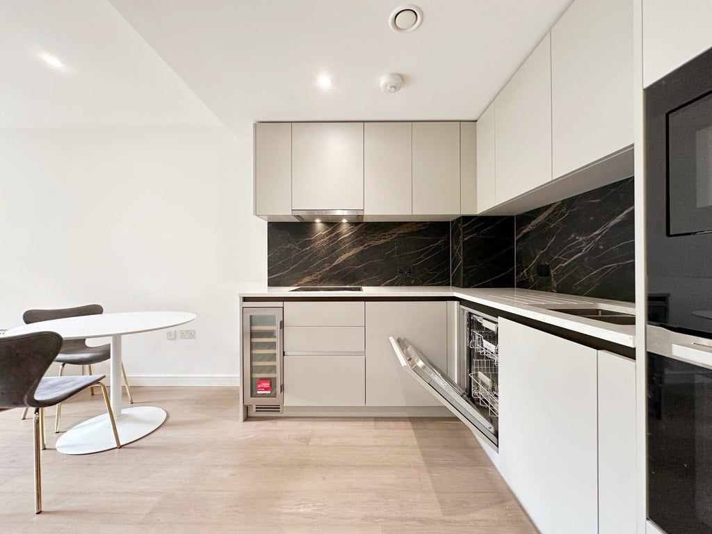 Flat Parrs Close in London