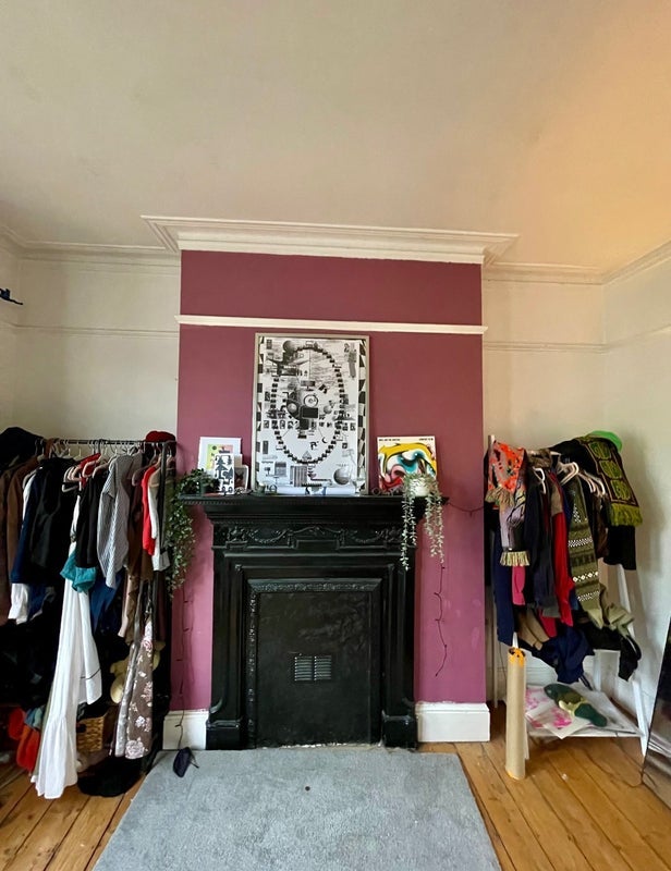 Room Elvendon Road in Greater London