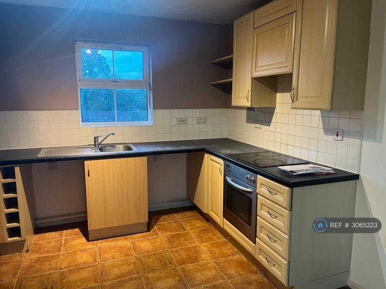Flat Strathern Road in Leicester
