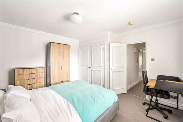 Flat Connaught Square in City of Westminster