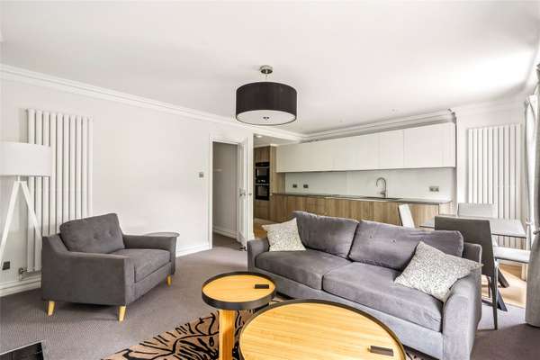 Flat Connaught Square in City of Westminster