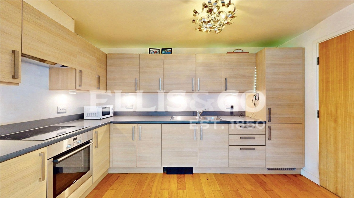 Flat Empire Way in Greater London