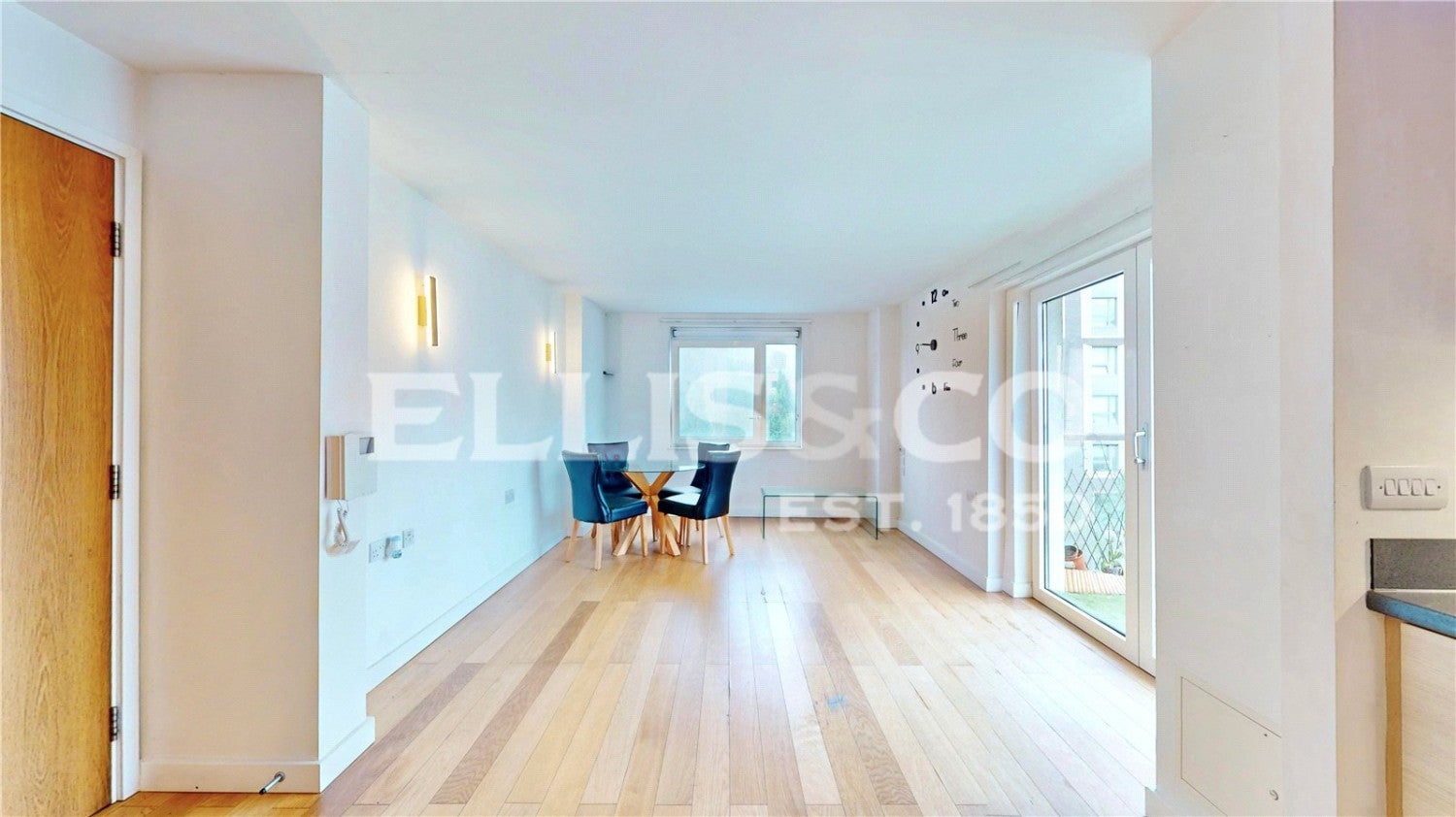 Flat Empire Way in Greater London