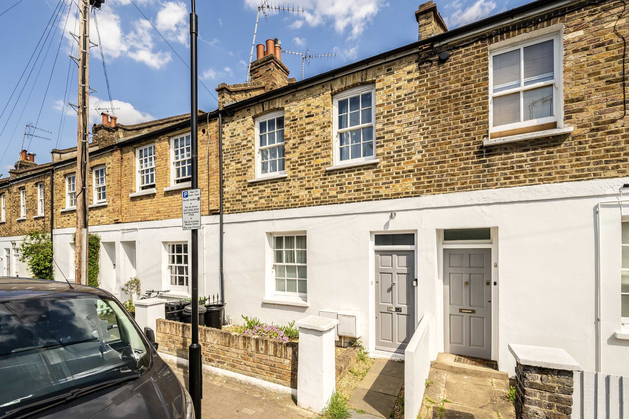 House Cardross Street in Greater London