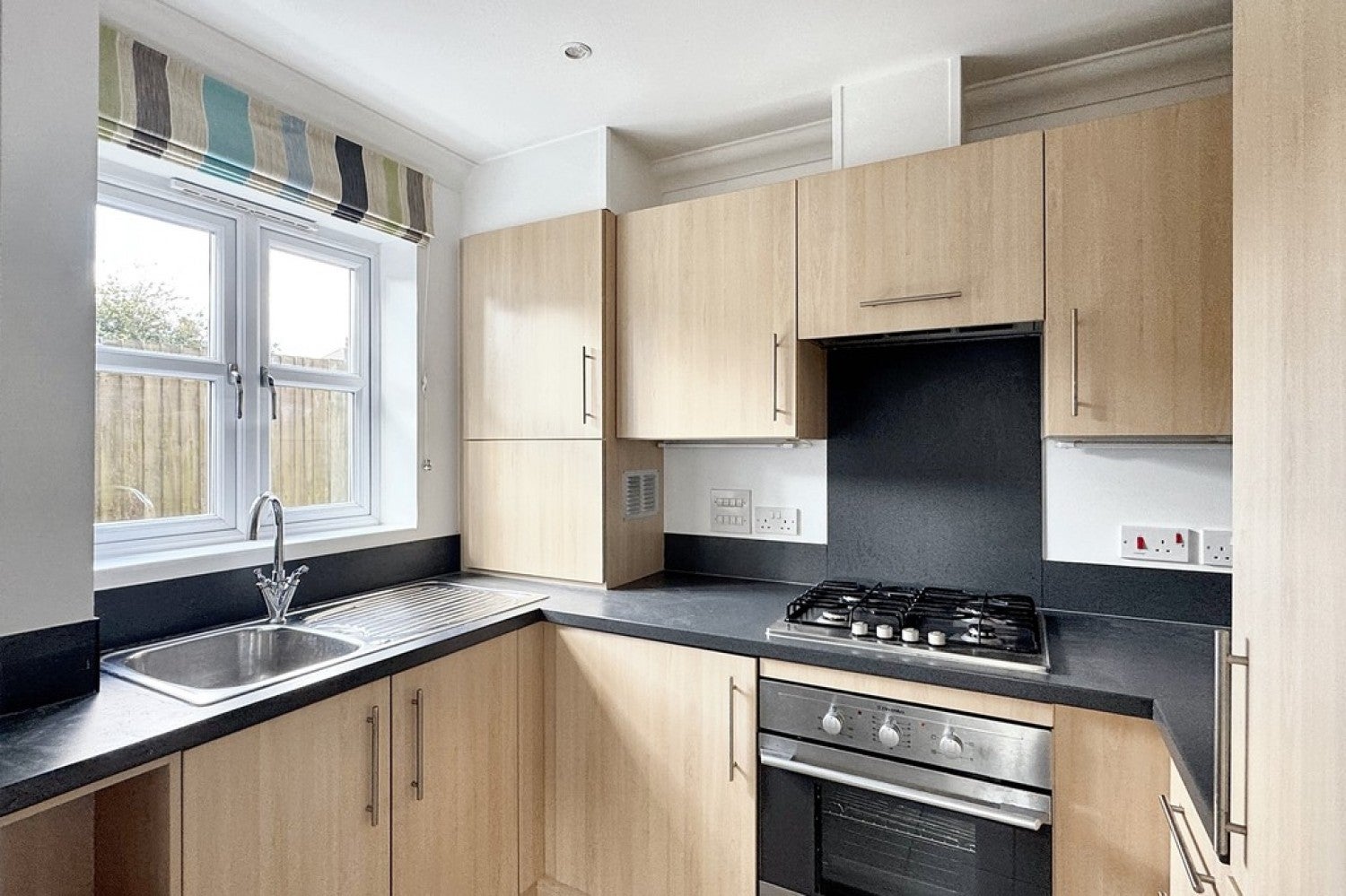 Flat Orchard Court in Ashford