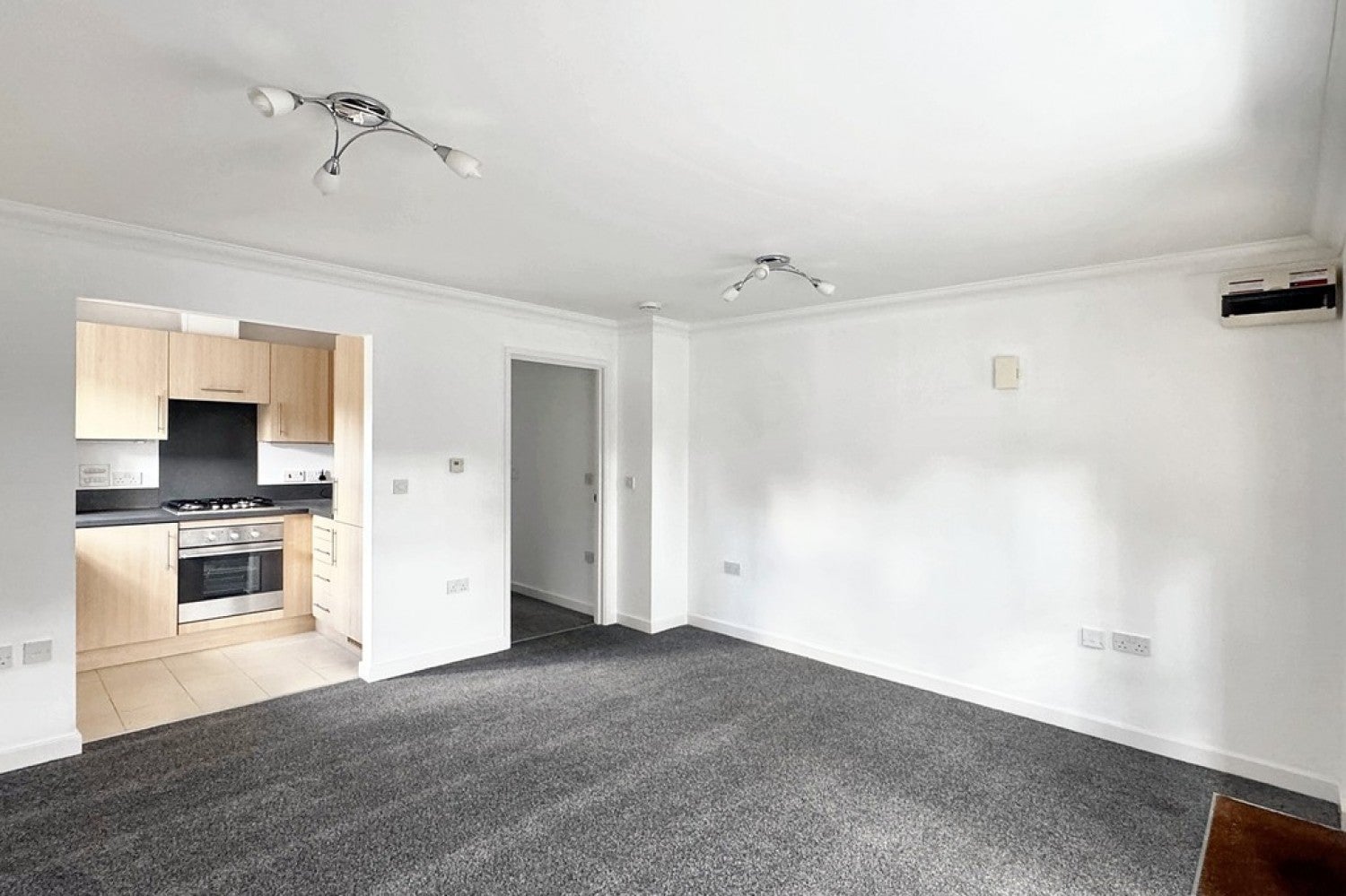 Flat Orchard Court in Ashford