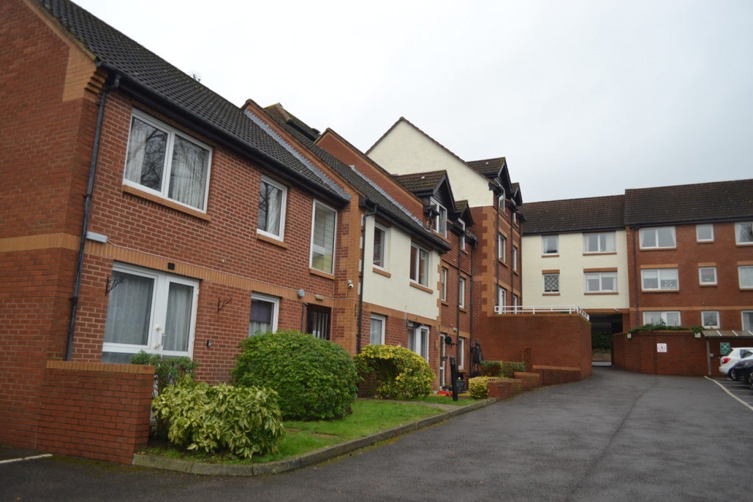 Flat Linkfield Lane in Reigate and Banstead