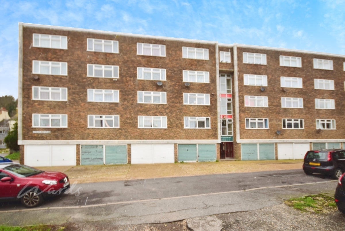 Flat Peter Street in Folkestone and Hythe District