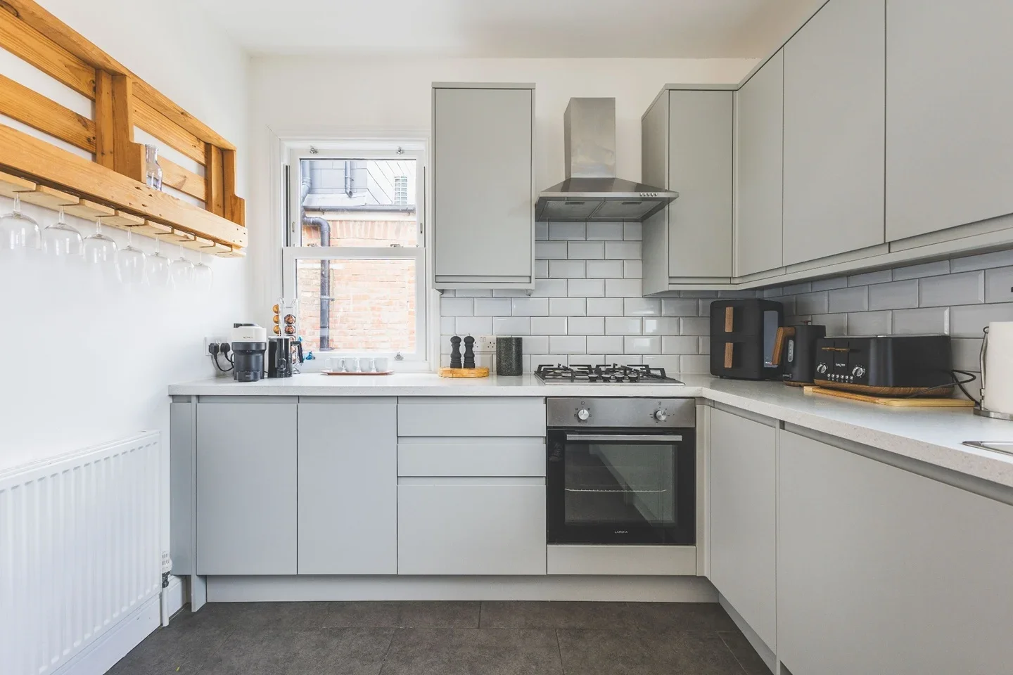 Flat Roxwell Road in Greater London